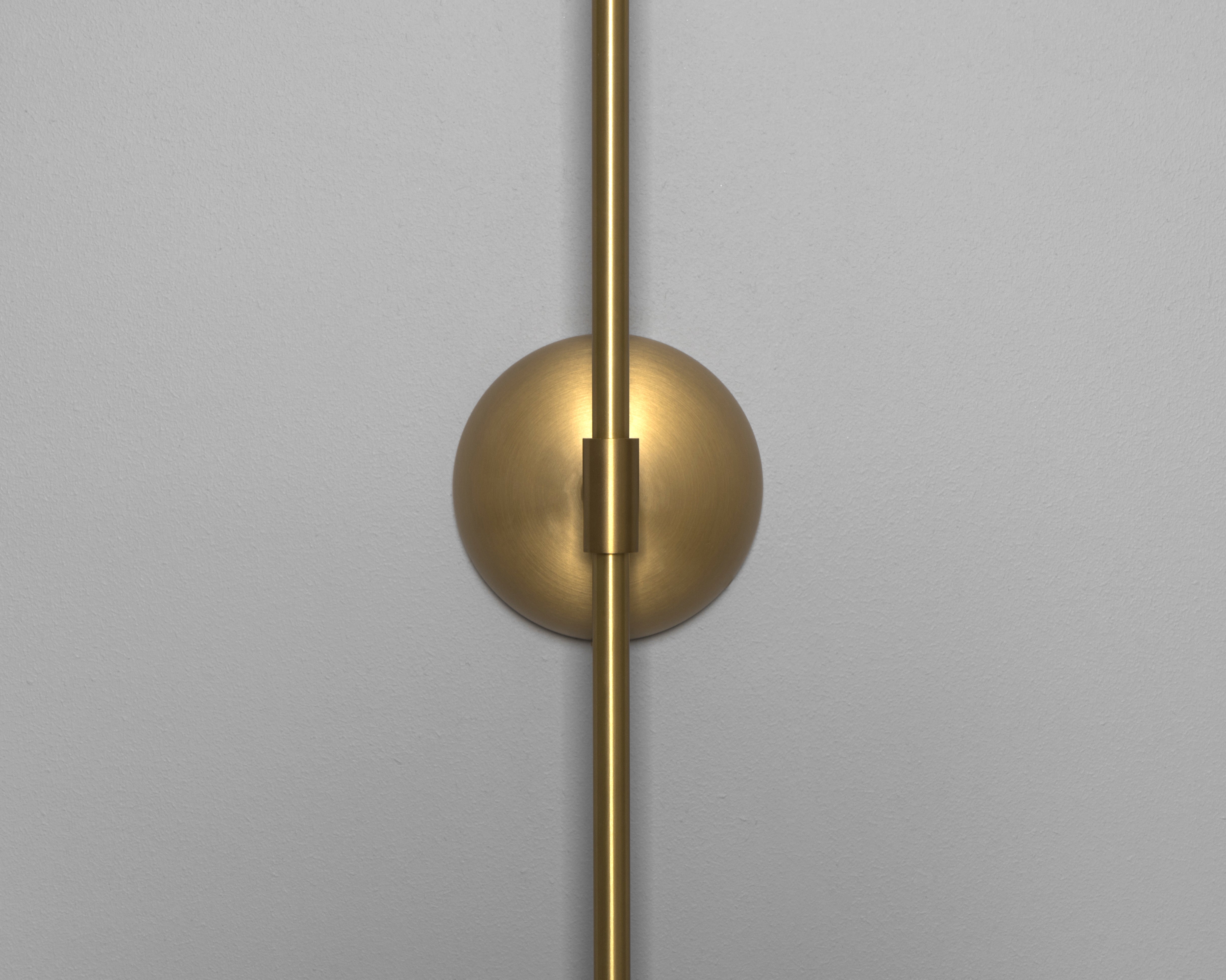 Schwung Miron Transparent Globe Wall Light